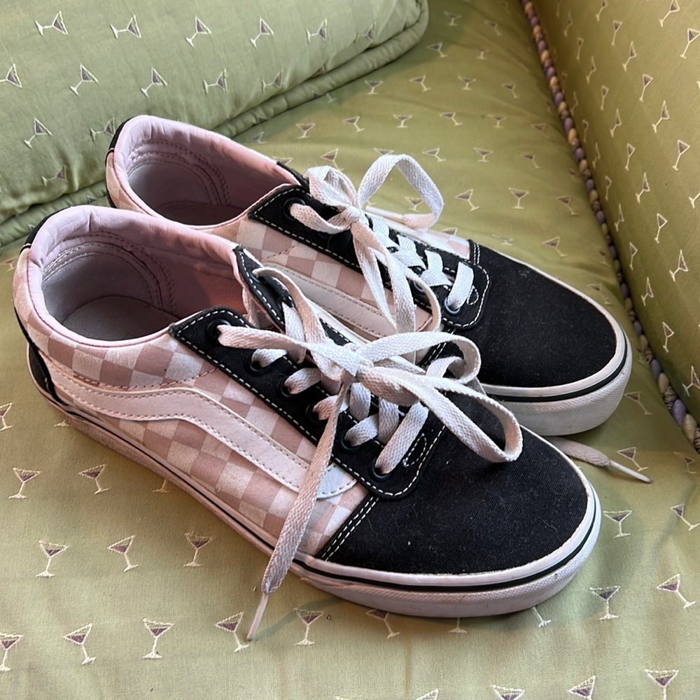 pink checkered vans